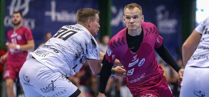 Польша. Белорусский правый полусредний Дмитрий Смоликов сменил "Сталь" на "Тарнув". Контракт заключен на два сезона