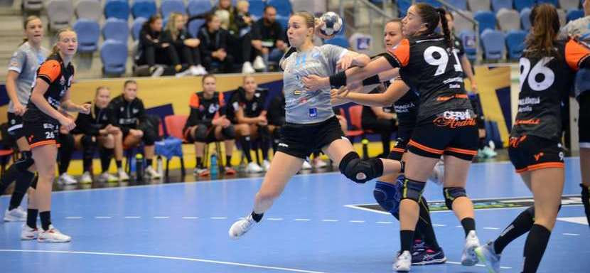 Лига чемпионов. "Крим" Дарьи Дмитриевой добился разгромной победы над чешским "Баником".  "Брест" был сильнее "Ференцвароша"