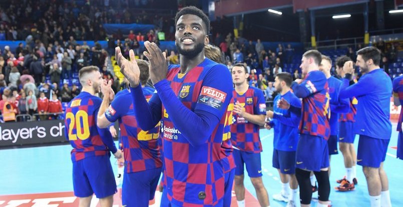 Испания. "Барселона" одержала восемнадцатую победу подряд в чемпионате. "Адемар" был сильнее "Вальядолида"