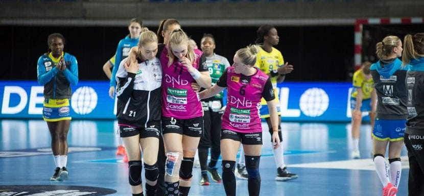 Delo Лига чемпионов. Правая полусредняя "Кристиансанда" Силье Воде получила серьезную травму колена в поединке с "Мецем"