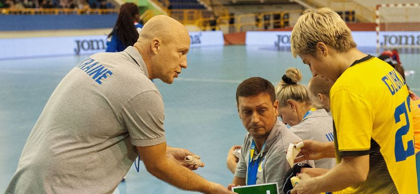 ЧЕ-2022. Наставник сборной Украины Виталий Андронов: "Горжусь своими девчатами, снимаю шляпу перед ними и готов их всех расцеловать"
