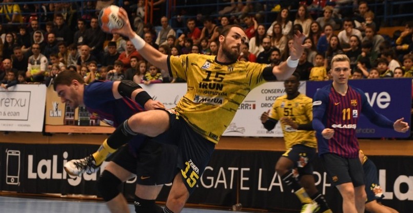 Испания. "Бидасоа" продлила контракт с лидером команды Иньяки Каверо