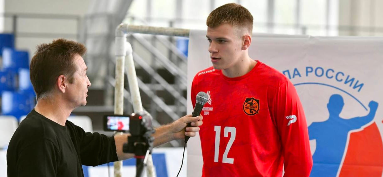 Высшая лига. Степан Ряполов: "После уроков бежал на автобус, чтобы успеть на тренировку!"