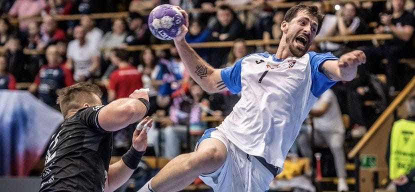 "Азоты", спасшиеся от банкротства, забирают четырёх игроков расформированного "Гурника" и экс-вратаря "Вислы"