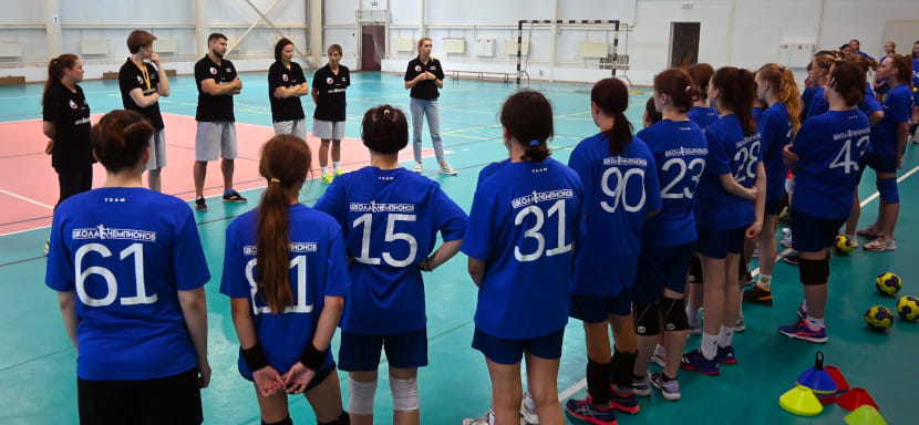 Оксана Свитанько: "Зачем отправлять ребёнка купаться на море, когда он может приехать с багажом?"