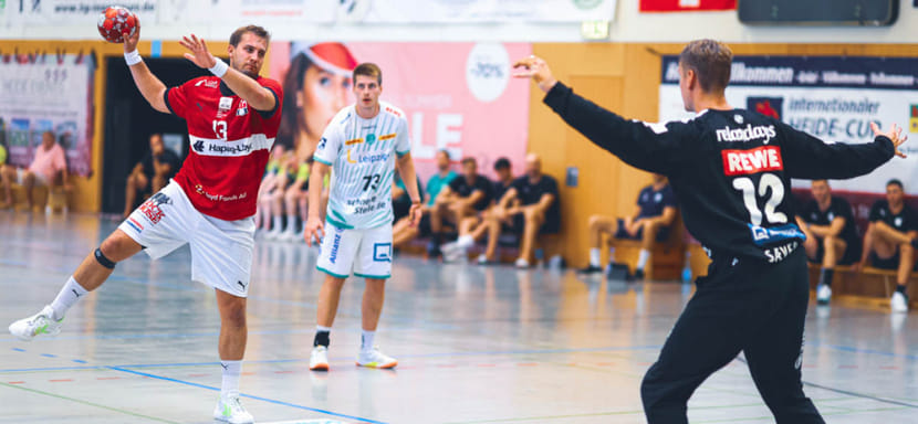 Бундеслига. Линейный Никлас Веллер остался капитаном "Гамбурга" россиянина Азата Валиуллина на сезон-2022/23