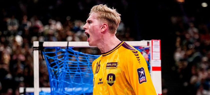 Бундеслига. Виктор Хальгримссон о слухах о переходе в "Киль": "Я только что увидел это в социальных сетях, как и другие"