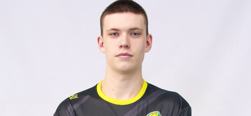 21-летний правый полусредний Владислав Васильев проведёт сезон-2025/26 в аренде в волгоградском "Каустике"
