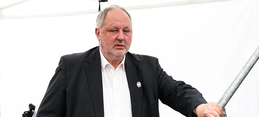 Президент Немецкого гандбольного союза занял третье место на выборах в Саксонии-Анхальт. Ранее он критиковал власть, связывая её с "поджигателями войны"
