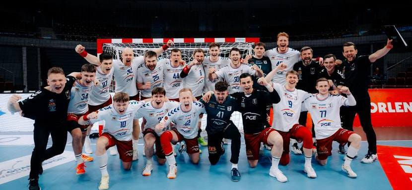 "Выбжеже" стал последним полуфиналистом мужского чемпионата Польши и теперь сыграет с "Вислой" Косоротова и Самойло