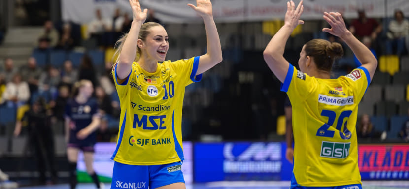 "Оденсе" разгромил "Силькеборг", "Эсбьерг" уверенно обыграл "Ольборг", "Нюкёбинг" вырвал победу у "Хорсенса" и ещё один результат чемпионата Дании