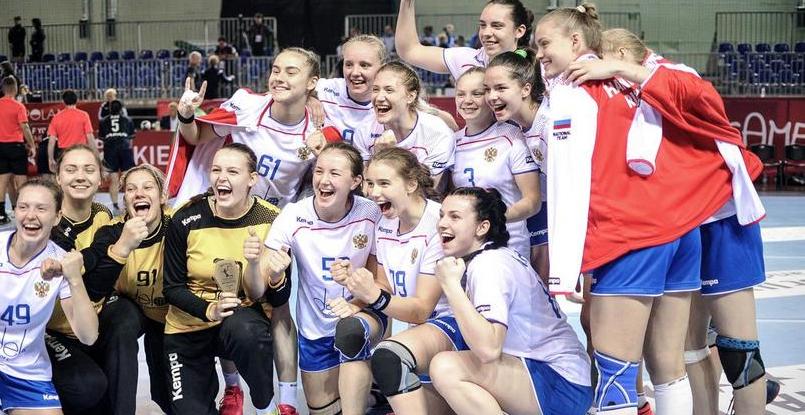 Молодежный ЧЕ-2019. Алина Синельникова: "Огромное спасибо всем болельщикам за то, что они поддерживают и верят в нас. Вы придаете нам сил"