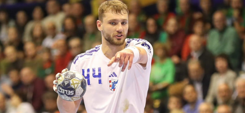 Белорусский разыгрывающий "Загреба" Игорь Белявский вошёл в символическую сборную 8-го тура Лиги чемпионов. MVP — Роланд Миклер из "Пика"