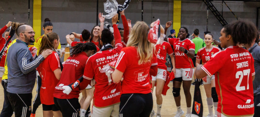 Португалия. "Бенфика" победила "Брагу" и выиграла женский чемпионат страны. Этот успех стал третьим подряд и десятым всего