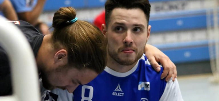 Германия. Белорусский правый полусредний Артур Карвацкий покинул клуб второй бундеслиги "Дормаген", в котором отыграл один год