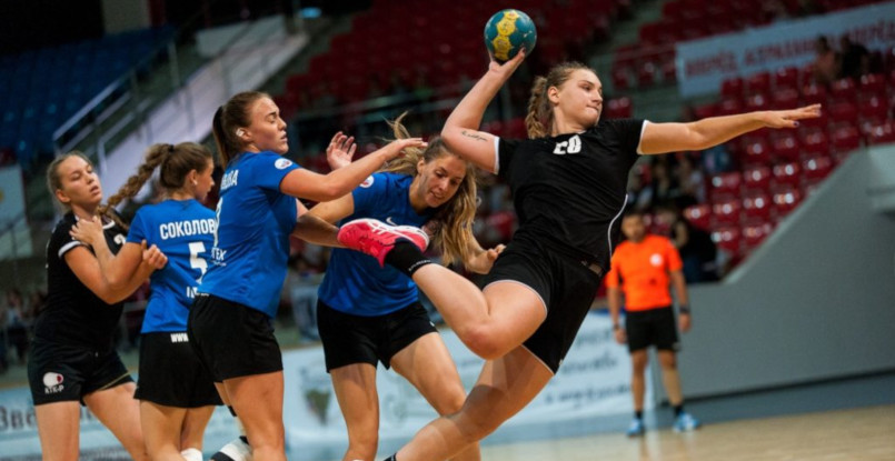 Знакомство с молодежным составом "Астраханочки": "Не только местные воспитанницы, но и ученицы других гандбольных центров"