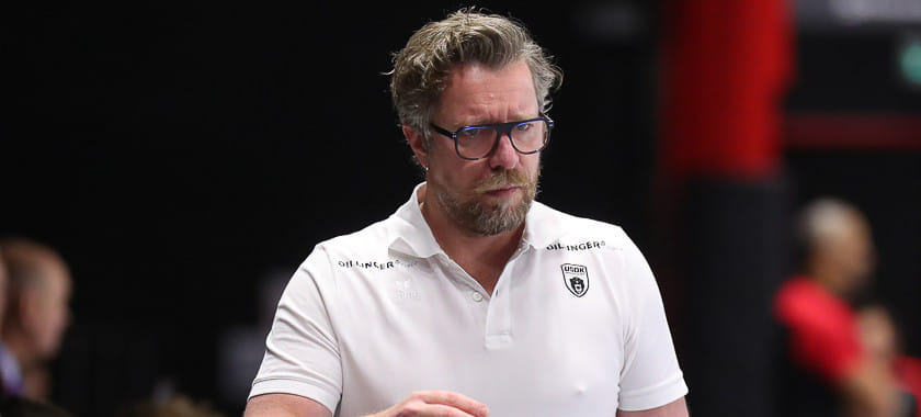 Французский главный тренер египетского "Замалека" Франк Морис отправлен в отставку после крупного поражения от "Барселоны"