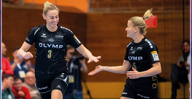 Кубок ЕГФ. тольяттинская "Лада" начала групповой раунд с гостевого поражения от "Битигхайма". Елена Михаличенко настреляла 11 голов