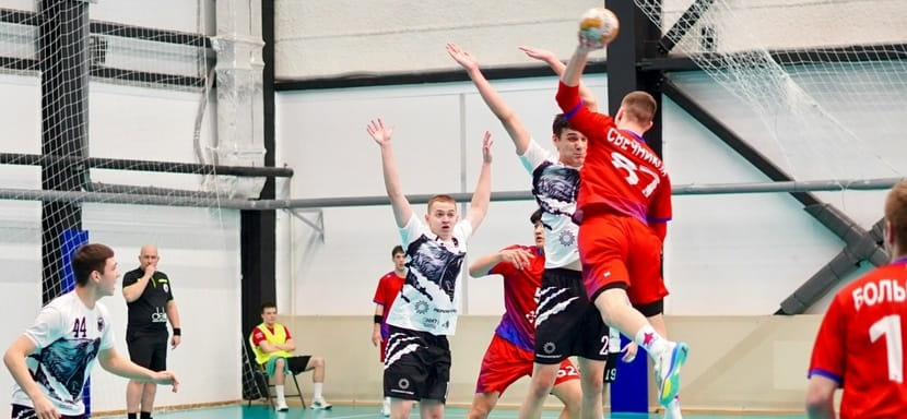 В молодёжном первенстве России среди юношей первая тройка добилась синхронных побед