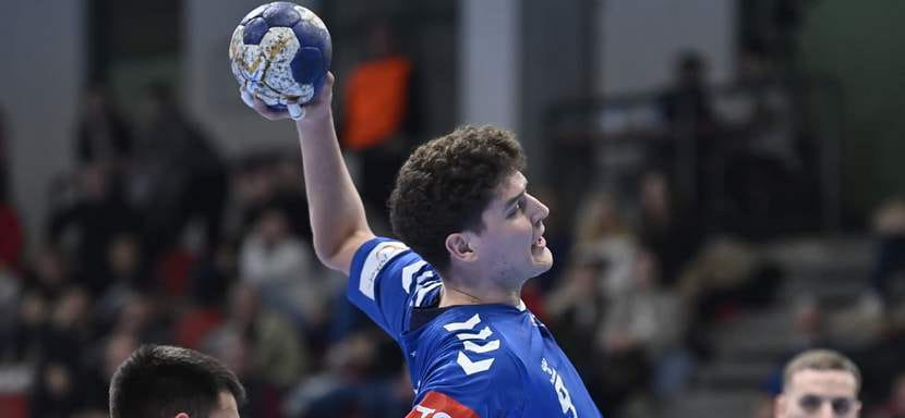 Правый полусредний сборной Хорватии и "Загреба" Лука Ловре Кларица станет игроком польского "Кельце" летом 2026 года