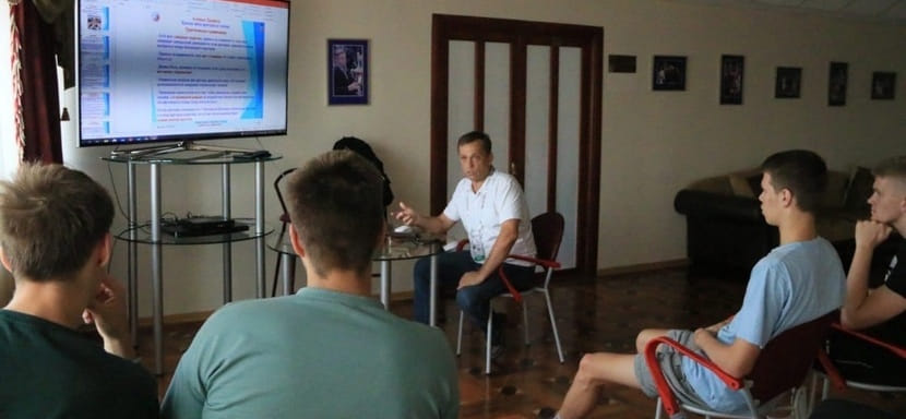 Россия. Под занавес Спартакиады подмосковный Чехов принимал обучающий семинар для молодых судей. Обучение состояло из двух частей