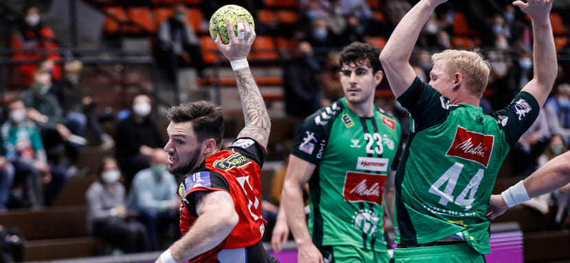 Швейцария. Датский линейный Йохан Кох расторг контракт с "Кринс-Люцерном". 31-летний гандболист завершает карьеру из-за травмы