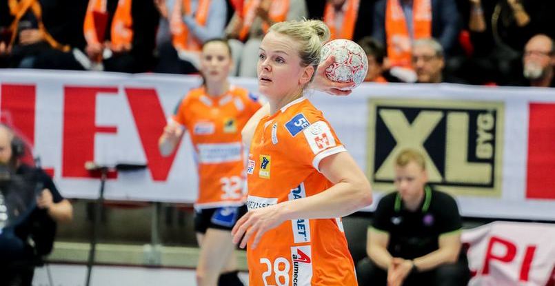 Дания. Чемпион страны "Эсбьерг" сыграл вничью с "Орхусом". "Оденсе" проиграл "Аяксу" и другие результаты среды