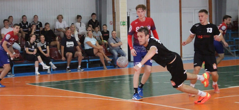 Беларусь. Главный тренер "Кронона" Владимир Костючик: "Мы не планировали две стартовые победы, но не нужно впадать в эйфорию"