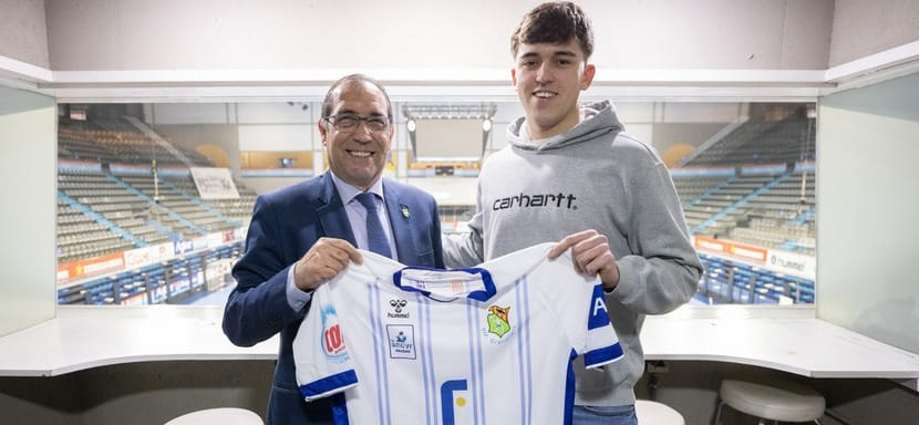 Испания. Левый полусредний Хан Гурри продолжит защищать цвета "Гранольерс"