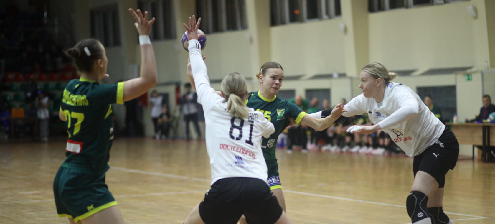 "Плюс 13" февральским вечером в Краснодаре. В южном дерби "Ростов" доказал, что может быть стабильным