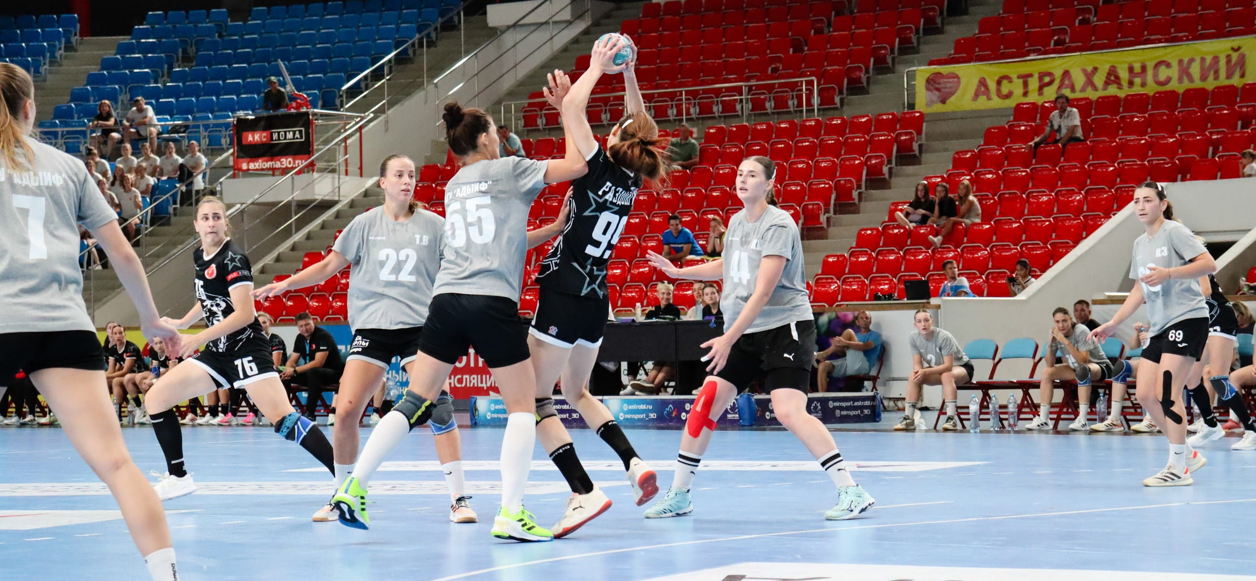 Кубок Звёздного. Гол Ангелины Болобы в концовке матча со "Ставропольем" принёс АГУ-"Адыиф" победу и 5-е место на предсезонном турнире