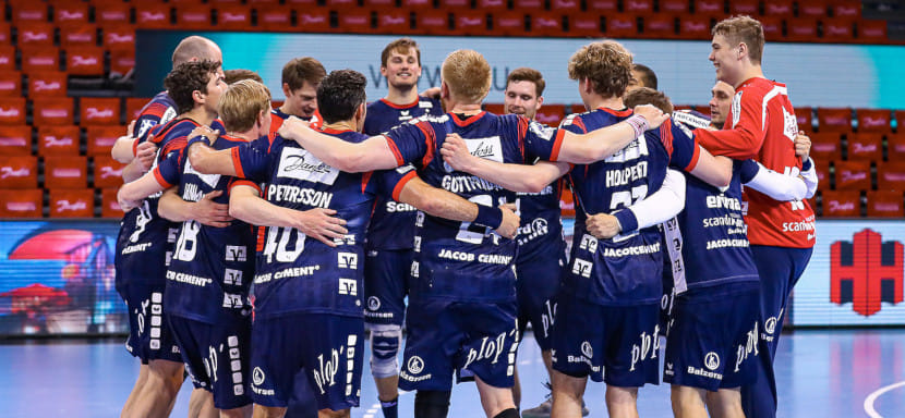 Бундеслига. Лидирующие в турнире "Киль" и "Фленсбург" в понедельник добились синхронных побед