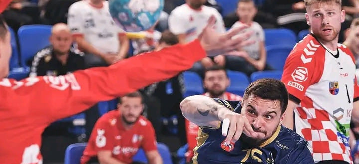 Польша. "Хробры" Антона Отрезова вырвал в гостях минимальную победу у "Азотов" и поднялся на третье место в мужском чемпионате