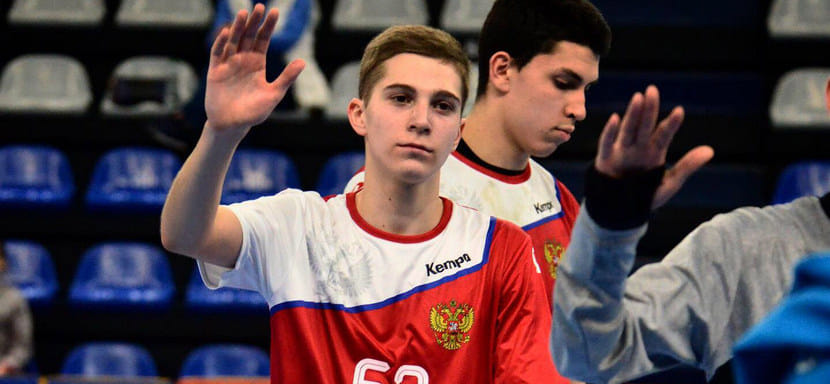 Высшая лига. Кирилл Медведков: "У Владислава Калараша постоянное разнообразие упражнений. У нас практически нет тренировок, которые повторяются"