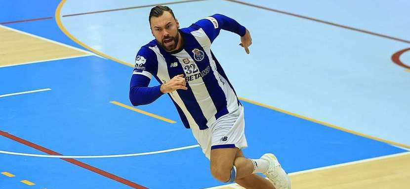 Дания. Левый полусредний "Порту" Николай Лесё после этого сезона вернётся на родину. Он будет защищать цвета "Бьеррингбро"