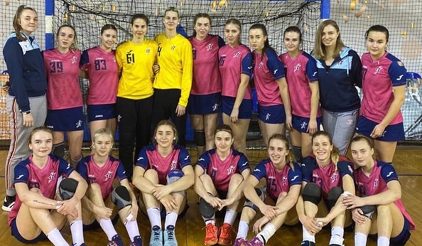 Постановление комиссии по организации и проведению соревнований уточняет информацию из заявления ФГР — у девушек чемпионки не определялись