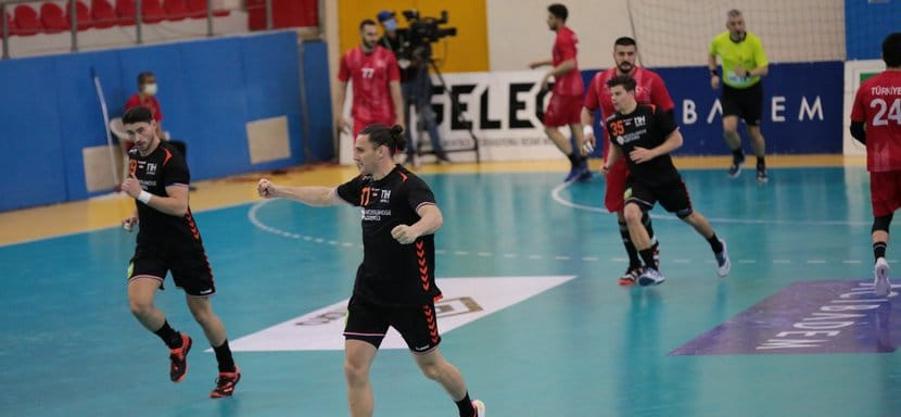 ЧЕ-2022. Нидерландцы разгромили турок в Эскишехире, литовцы в Вильнюсе благодаря 12 голам Малашинскаса нанесли поражение исландцам