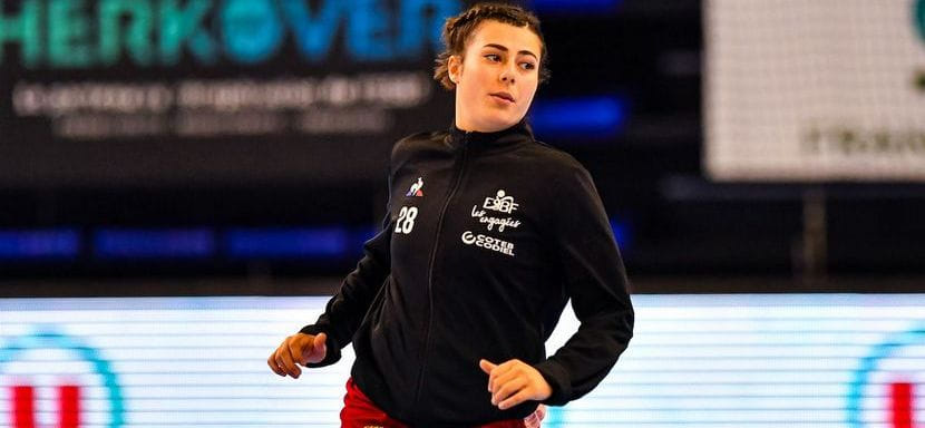 Франция. 23-летняя правая крайняя "Безансона" и сборной страны Люси Гранье продолжит карьеру в "Меце"