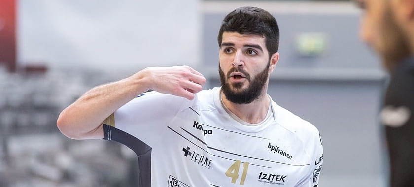 Правый полусредний сборной Испании Иманол Гарсиандия следующим летом покинет "Пик" из Сегеда и перейдёт в "Нант"