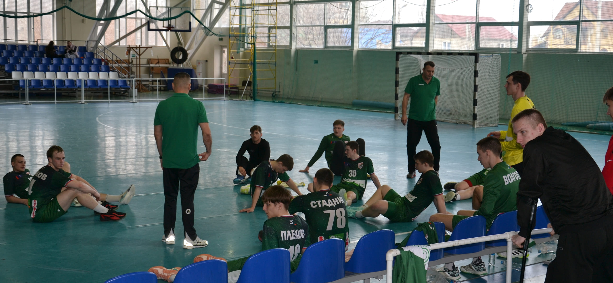 В молодежном первенстве страны команда "Зенита" одержала волевую победу в Снежинске над аутсайдером турнира