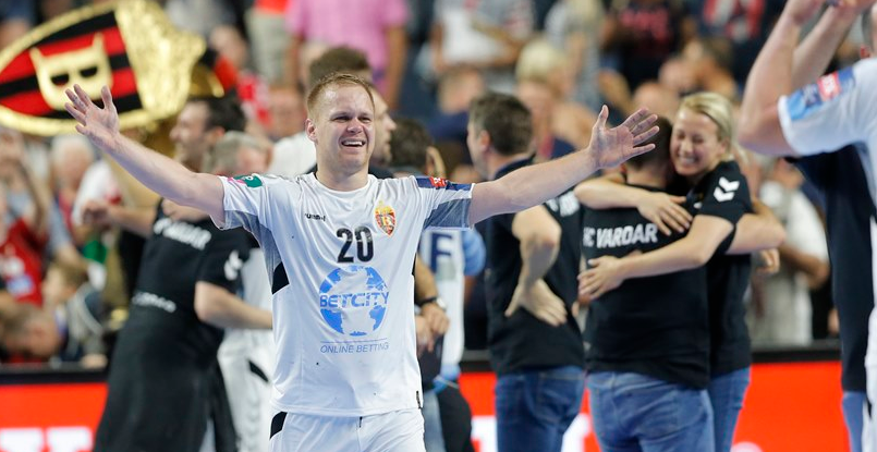 ЧЕ-2020. В расширенной заявке сборной Словении разыгрывающий "Вардара" Сташ Скубе и левый крайний БГК имени Мешкова Симон Разгор