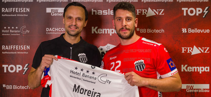 Швейцария. Испанский линейный Томас Морейра Родригес, выступавший за "Экс", стал игроком "Винтертура"