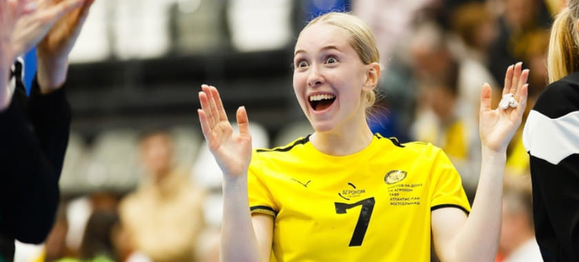 Olimpbet Суперлига. Ева Сбытова: "Татьяна Березняк и Полина Кузнецова часто говорят о моих прямых ногах и дают прозвища из-за прямой руки"