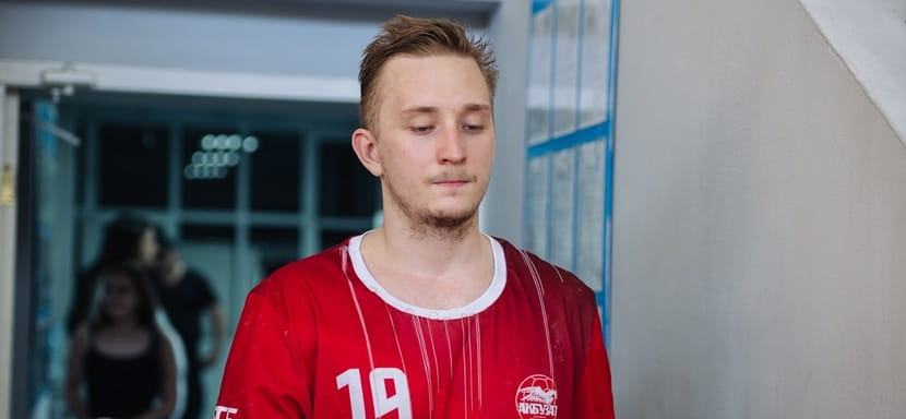 Линейный Артемий Тропин, выступавший за уфимский "Акбузат", продолжит карьеру в волгоградском "Каустике"