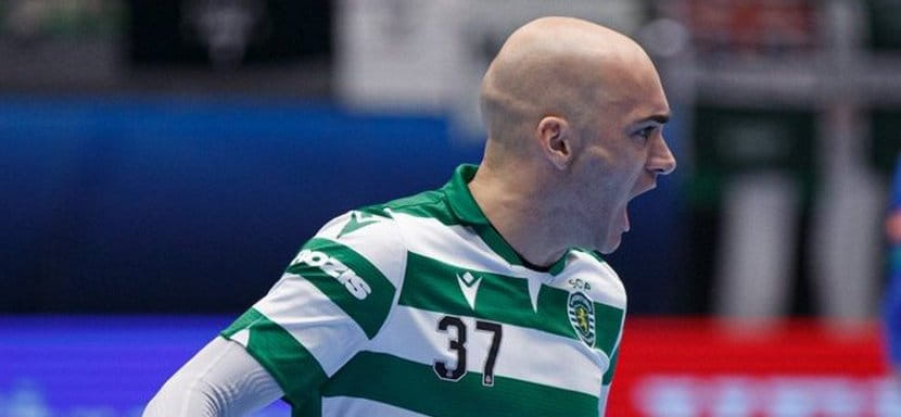 Испания. Левый крайний лиссабонского "Спортинга" Иван Никчевич перешел в "Бенидорм"