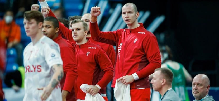 ЧЕ-2022. Правый крайний Йохан Хансен вернулся в состав сборной Дании, заменив зараженного коронавирусом Ханса Линдберга