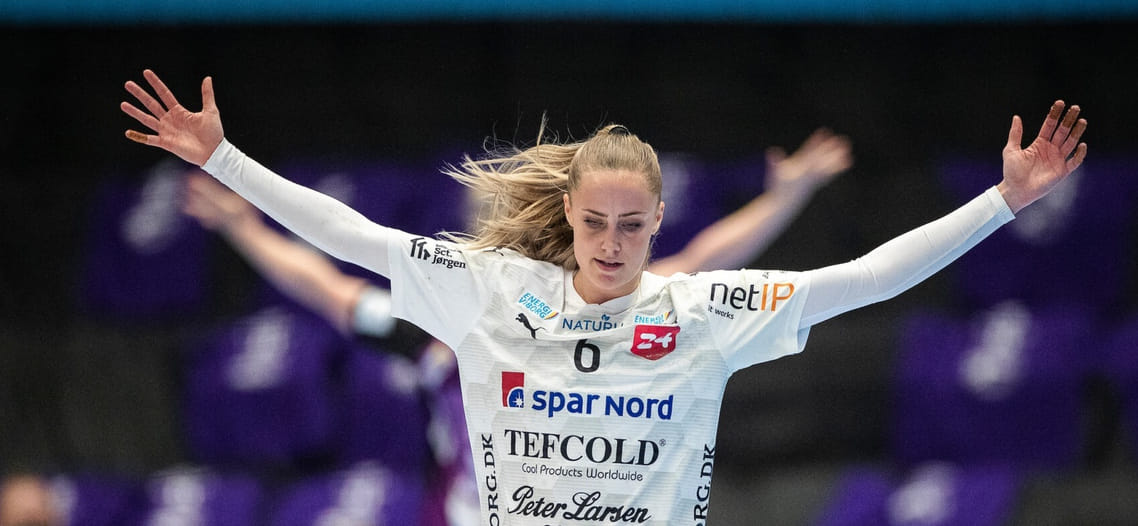 Дания. Лидер чемпионата "Икаст" потерпел первое поражение за девять туров, проиграв на выезде "Виборгу" с разницей в пять мячей