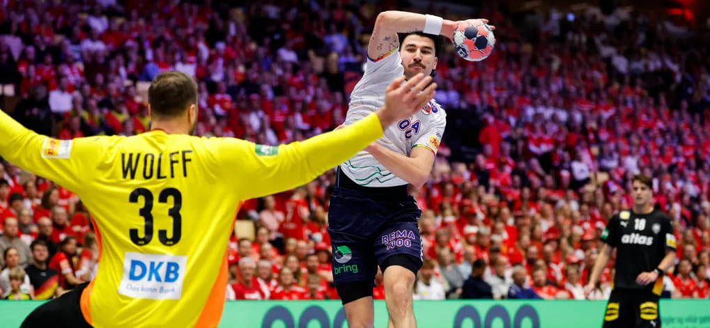 Сборная Германии, уступив первый тайм, одержала итоговую победу над норвежцами в матче основного раунда чемпионата Европы-2026