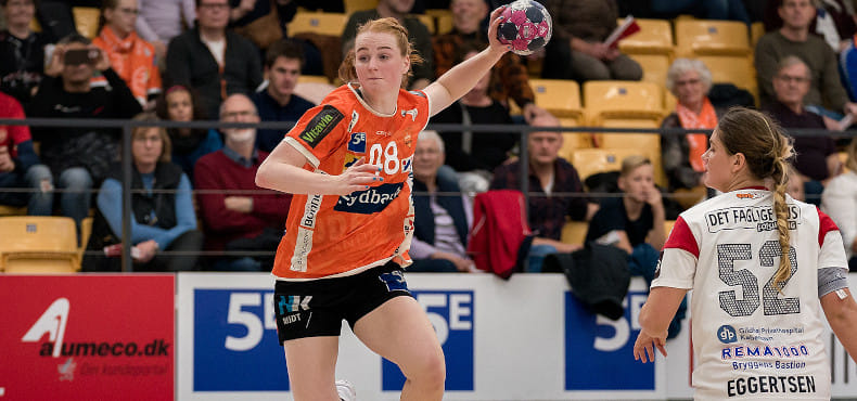 Дания. "Оденсе" и "Нюкёбинг" одержали гостевые победы в матчах третьего тура и продолжают лидировать в женском чемпионате