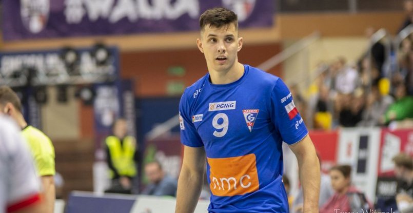 Польша. Разыгрывающий "Гурника" Шимон Сицько получил титул MVP сезона. Лучшим тренером признан Марцин Лиевски